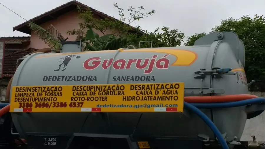 Foto de serviço de dedetização e desentupimento no Guarujá
