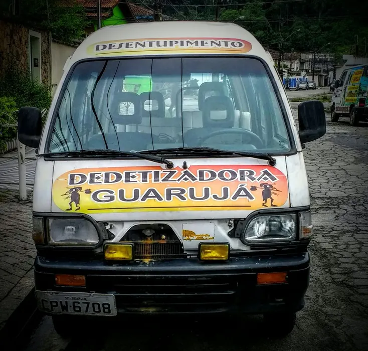 Foto de serviço de dedetização e desentupimento no Guarujá